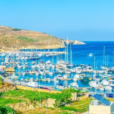 2br, Sunny Terrace And Location Close To Is-Swieqi