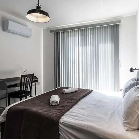 2br, Sunny Terrace And Location Close To Διαμέρισμα