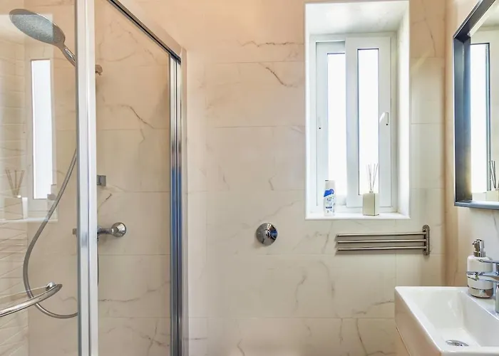 2br, Sunny Terrace And Location Close To 아파트 *