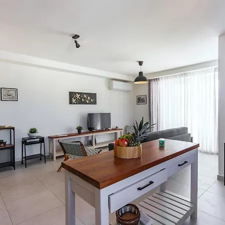 2br, Sunny Terrace And Location Close To Apartment Is-Swieqi