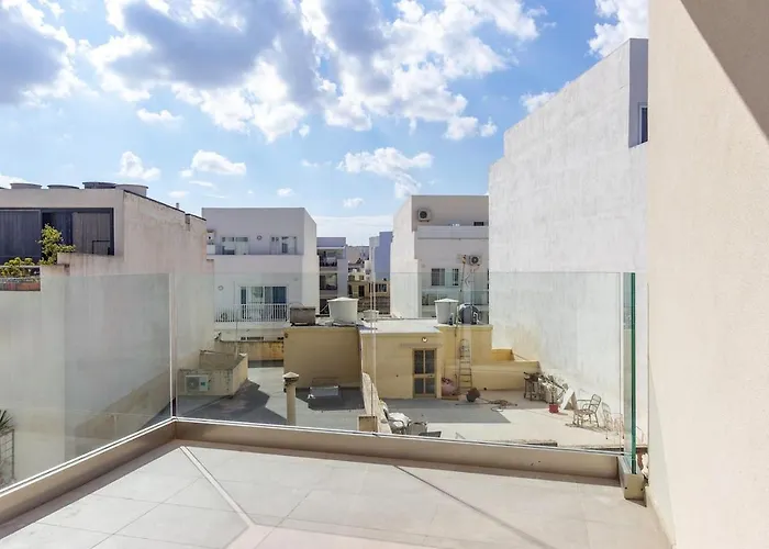 2br, Sunny Terrace And Location Close To アパート Is-Swieqi